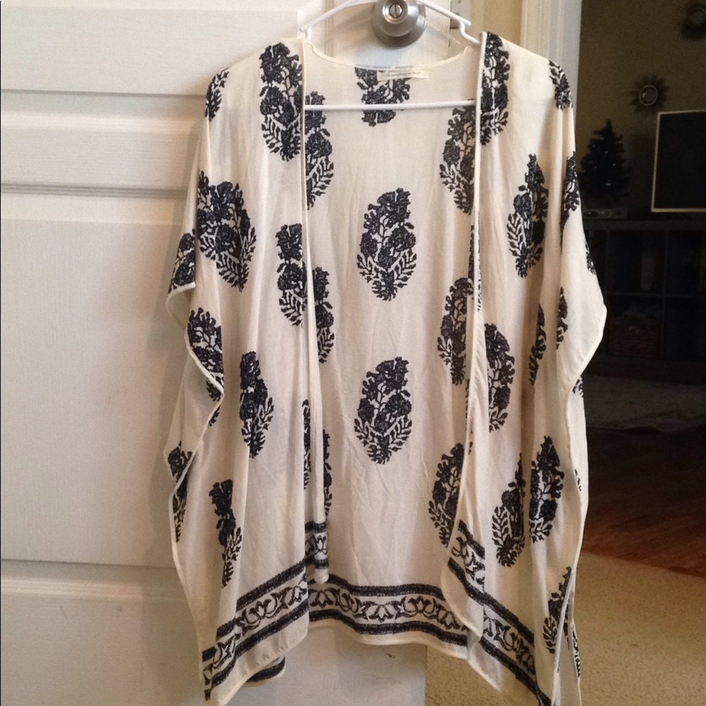 Black and white kimono